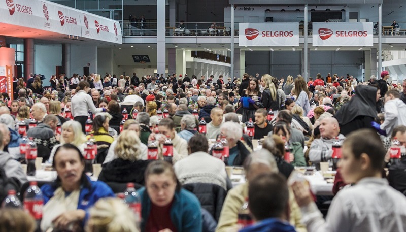 Wigilijny stół dla ponad 25 tysięcy osób